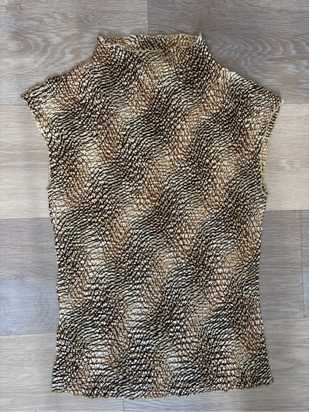 Sleeveless High-Neck Tank Top in Brown Animal Print